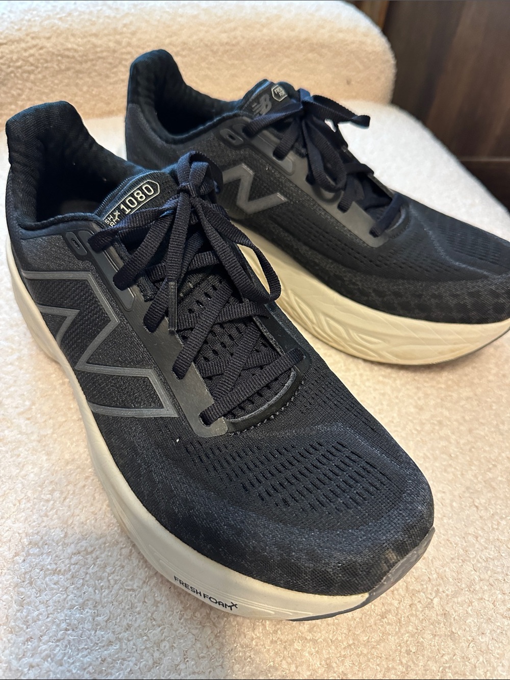New Balance Women’s  Black Athletic Shoes with White Midsole